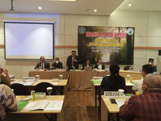 Pembukaan SMK XII Zest Hotel Bandung